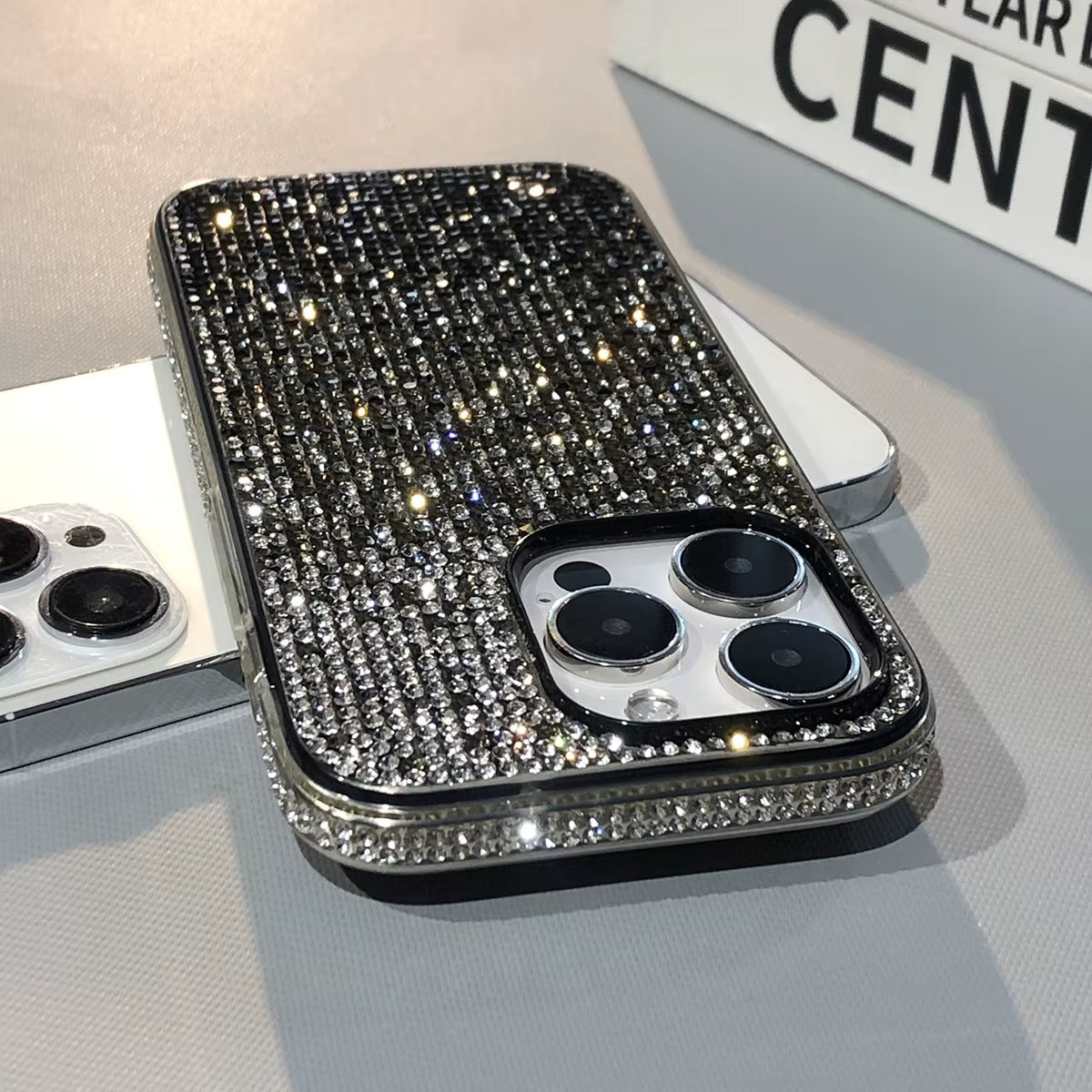 Case Super Flash con Diamantes 3D - iPhone 14 Pro Max - Gradiente Negro